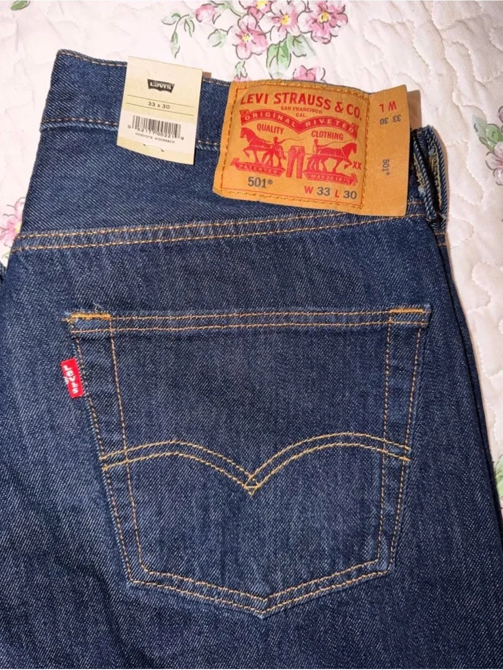 Levi's Men's Straight Jeans in Dark Blue Denim with Red Tab